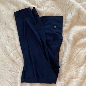 Selling navy lulus! 💙